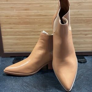 Universal Thread Tan Ankle Boots